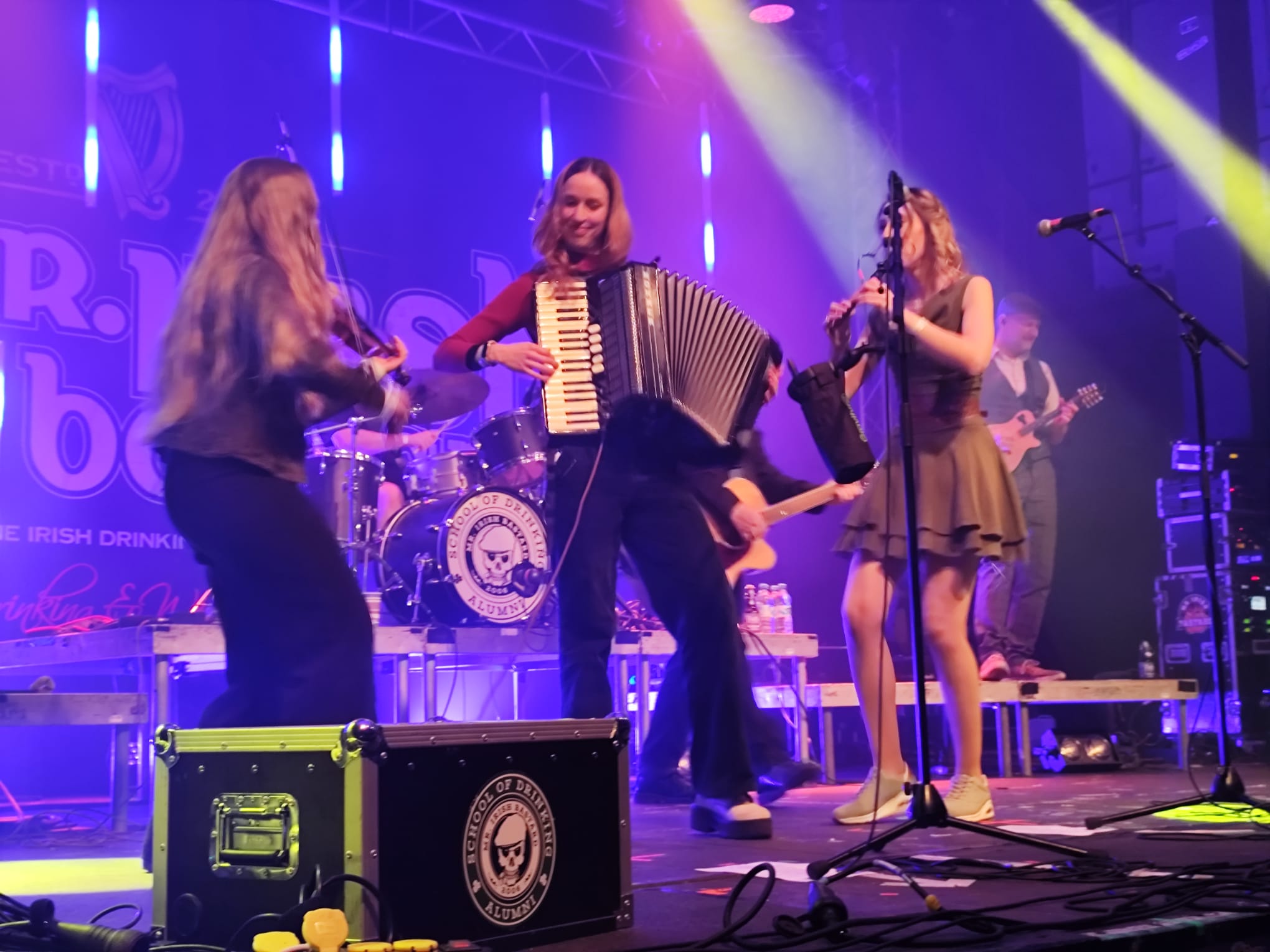 Live-Musiker auf der Bühne beim Irish-Christmas-Konzert